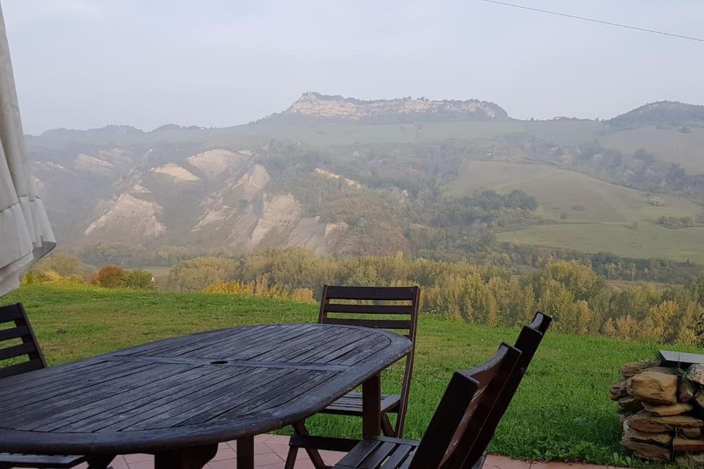 Villa Cristallo Private Apartment Fontanelice Екстериор снимка